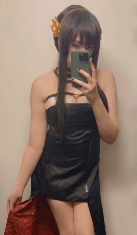 Yakirisu star sexy photos