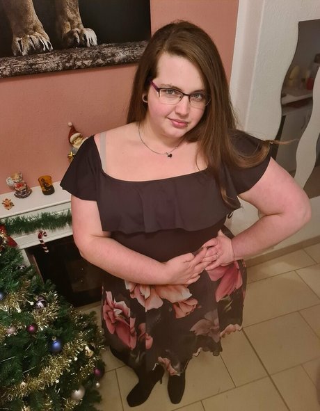 crazy curvy melii nudes actress archive