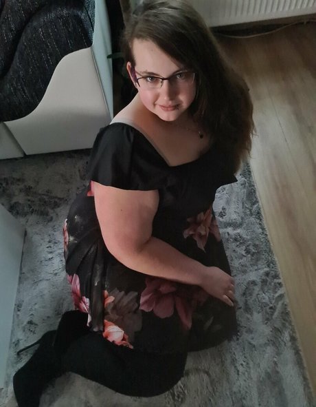 crazy curvy melii adult model photos