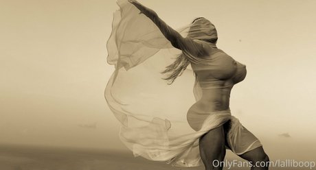 blonde babe onlyfans free sexy picture