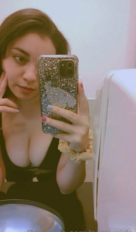 natti girls free actress pictures