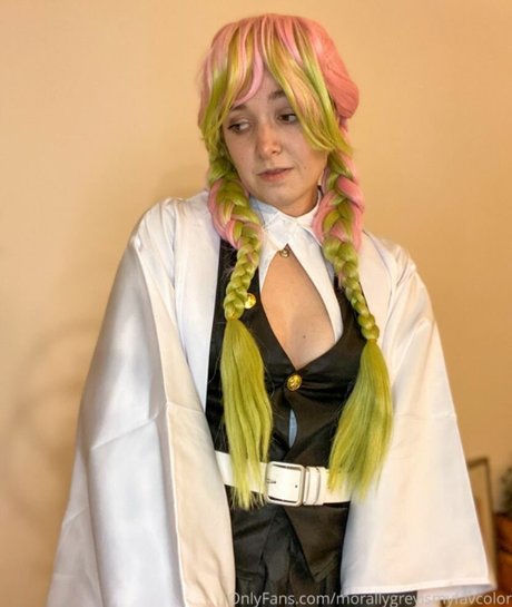 Morallygreyismyfavcolor model adult img