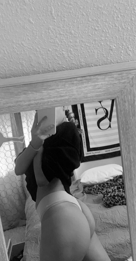 theparisangel nude model pic