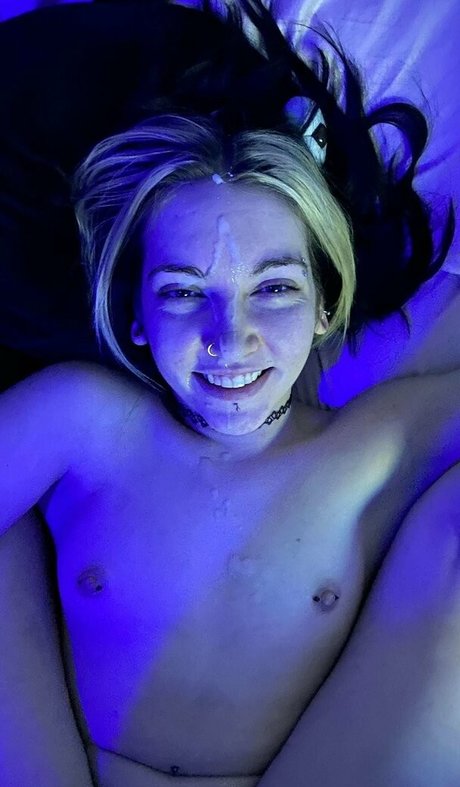 meaghanisdead perfect pornstar photos