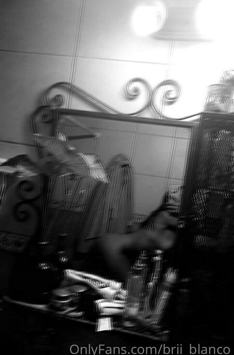 busty solo onlyfans nude picture