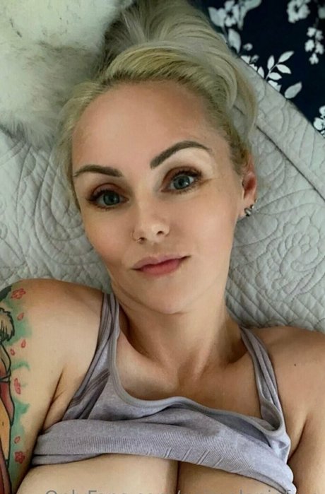 animelaniefree free model pictures