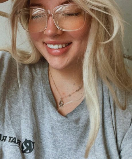 college girl onlyfans free nude picture