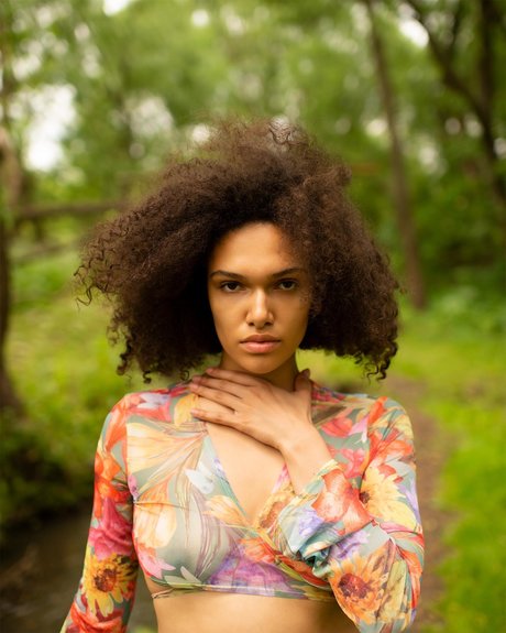 Bebetendre model beautiful pictures