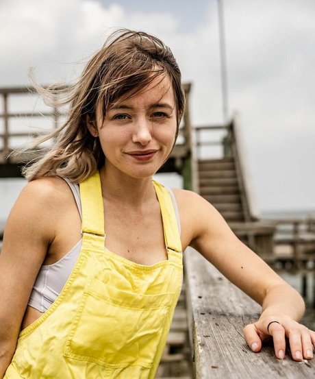 Billie Webb exclusive star photo