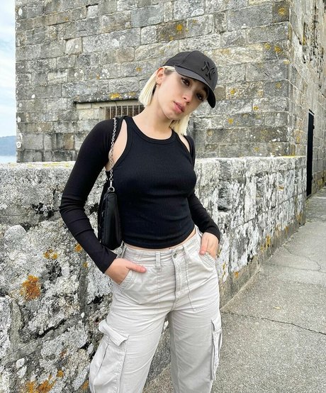 Rebeca Stones hd actress photos