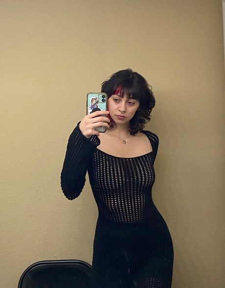 its julieee_ art actress pic