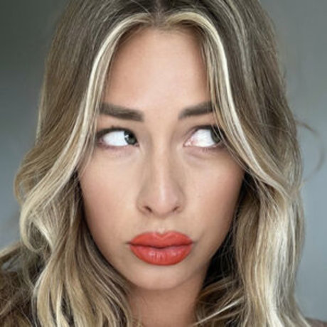 Lifewjess model hot pic