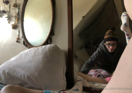 mooseve exclusive actress photo