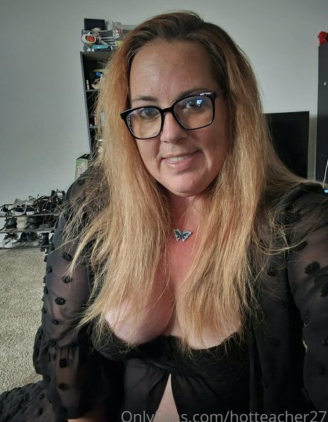 hotteacher27 nude pornstar img