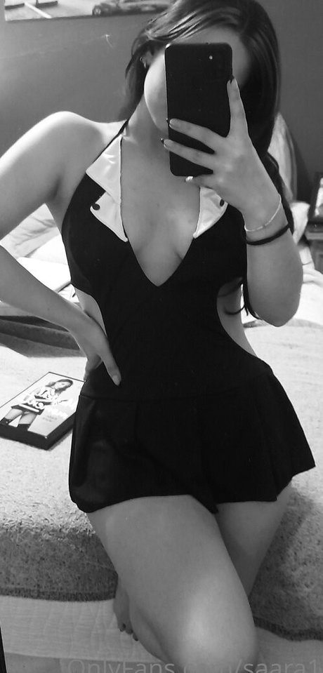 saara1 art model photo