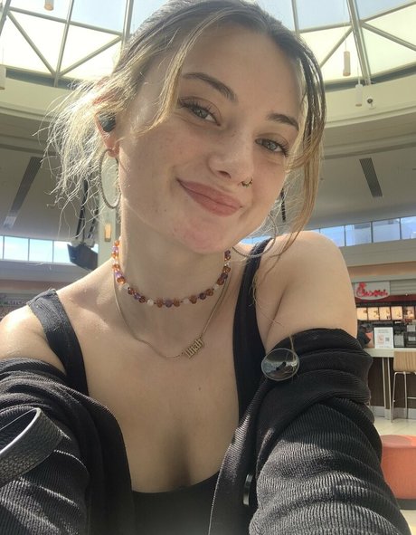 ariannas interlude naked model pictures