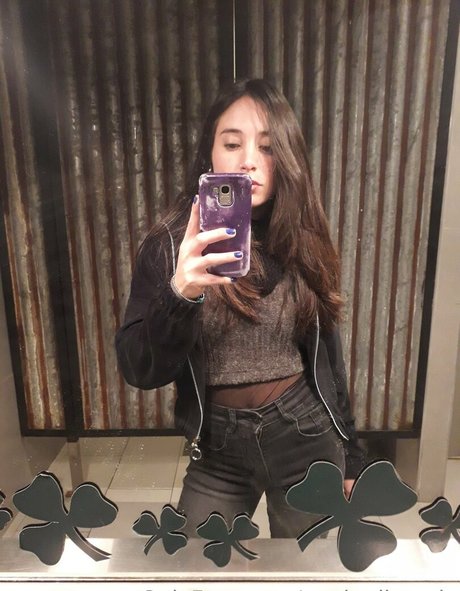 venuxina nudes model images