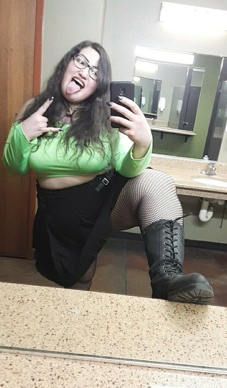 spacevvitch666 nude model photos