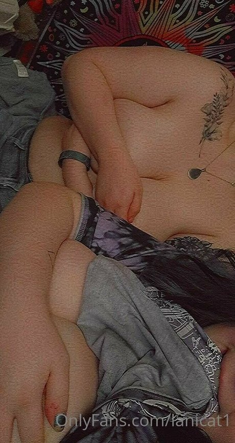 thick latina milf onlyfans free naked image