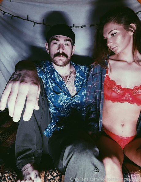 thisominouslife pretty model image