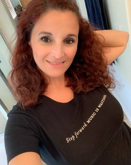 Mrs Badass nude star picture