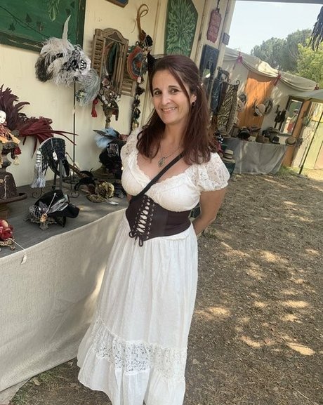 Mrs Badass model sex image