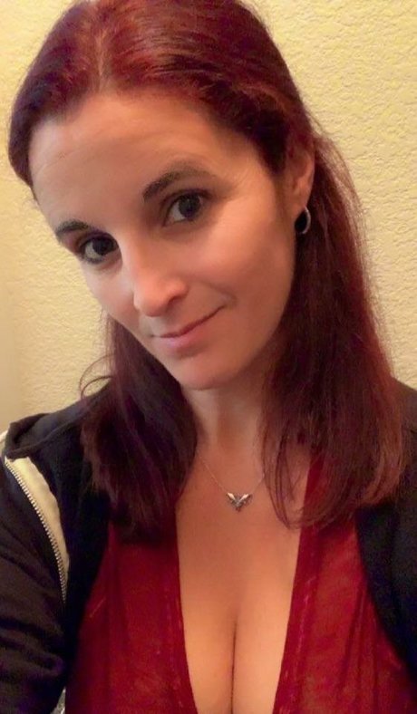 Mrs Badass xxx star image