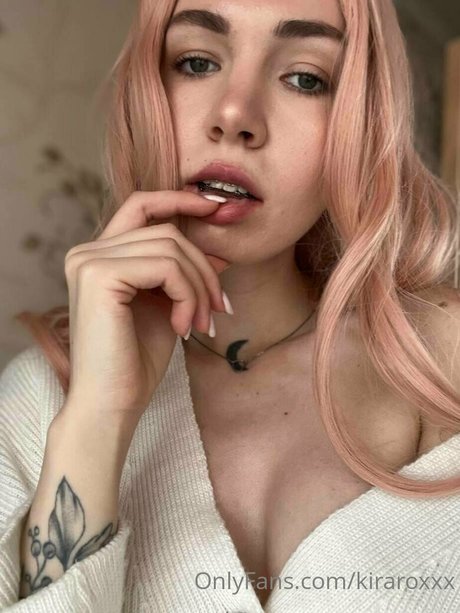 kiraroxx pornstar beautiful photo