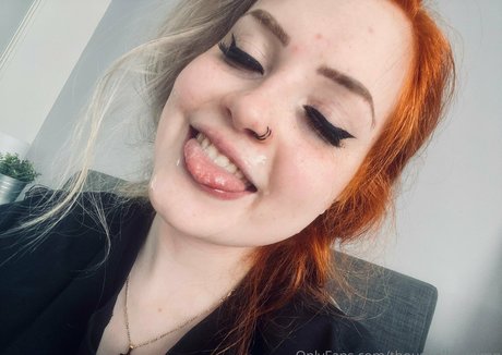 thoushallnotsimp porn actress img