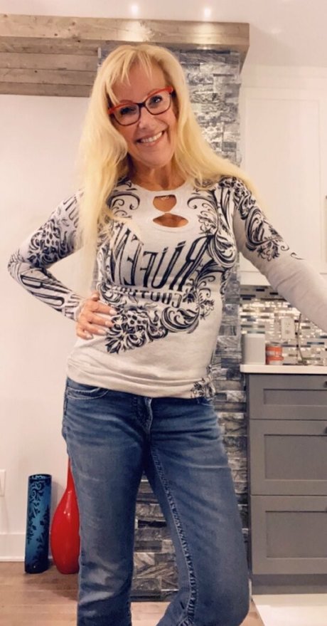 milf tits onlyfans free sexy pic