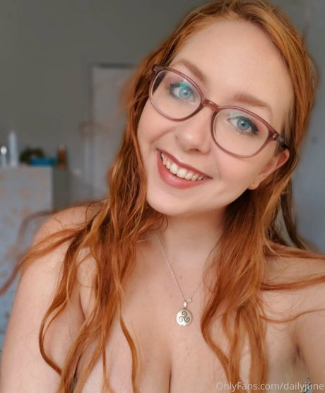 female popular onlyfans top picture