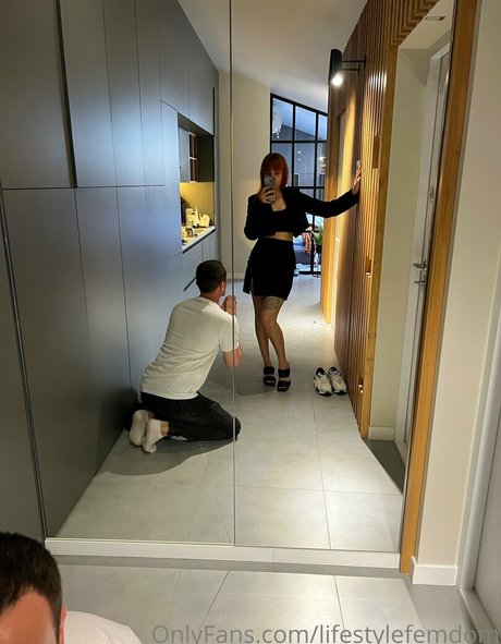 Goddess Kira porn star gallery