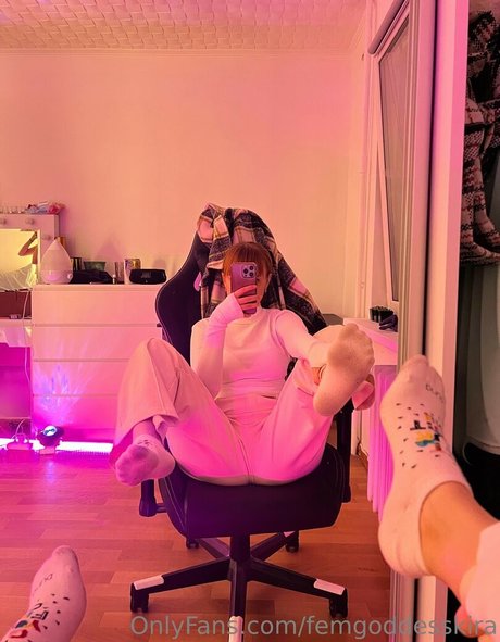 Goddess Kira model nice photo