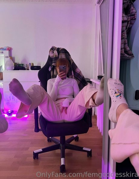 hairy armpits onlyfans top picture