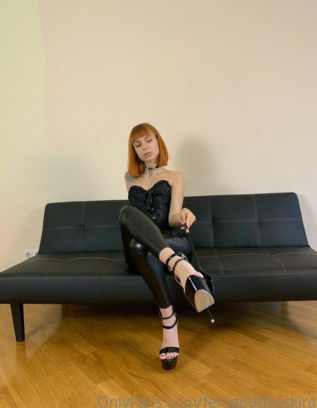 Goddess Kira hot model pictures