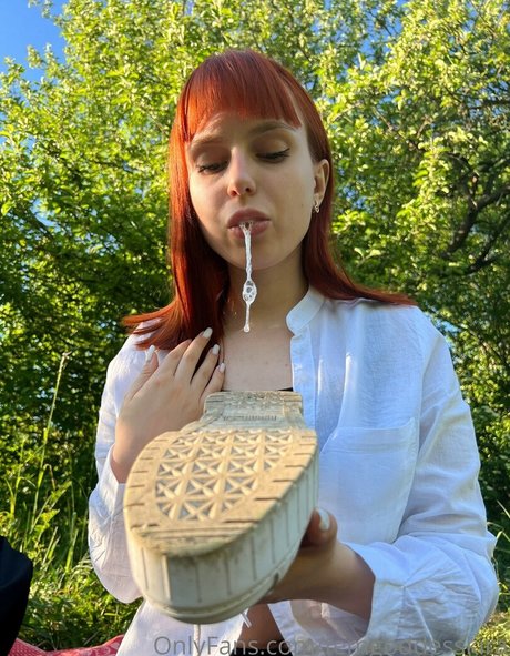 Goddess Kira erotic star photo