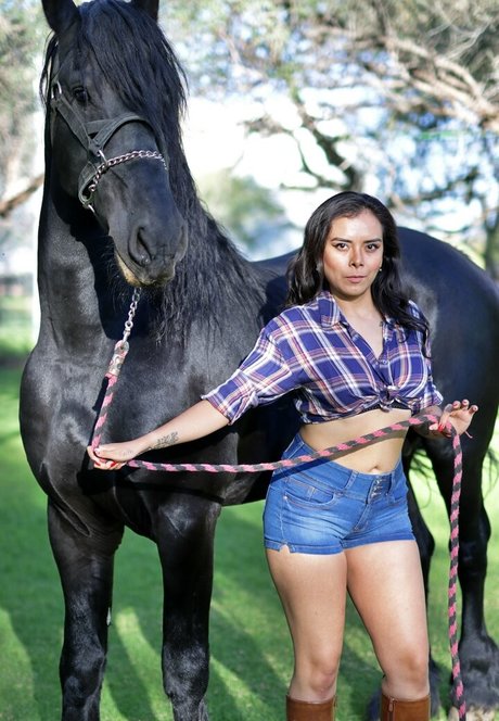 Paula Ramos model art img