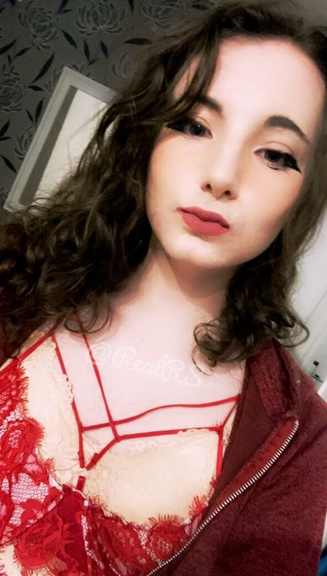 RealRS star hot photo