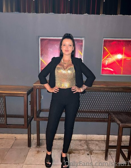 sssof1 model adult photo