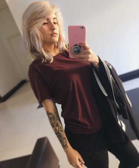 Riyuuka sex model pic