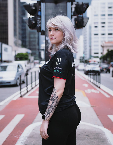 Riyuuka pornographic actress picture