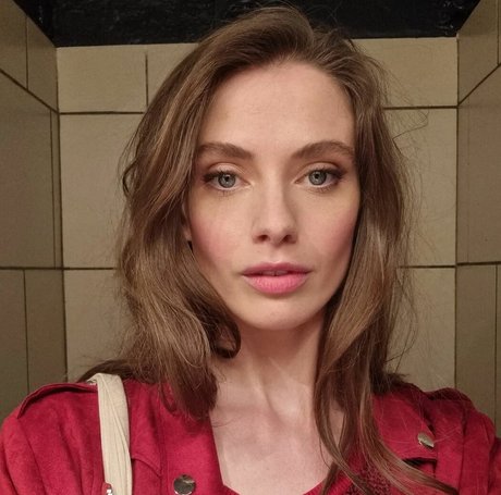 Juliet Searle high quality pornstar pictures