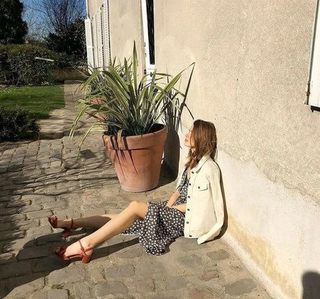 Juliet Searle hot actress photos