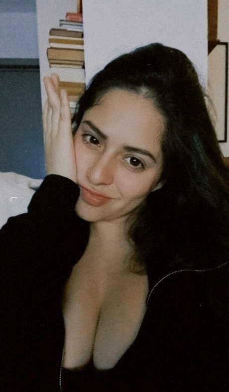 Totti Mane model free picture