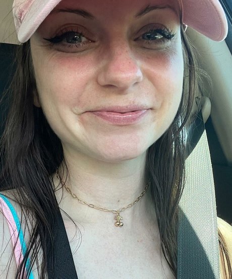 MudslinginTrainwreckVIP pornographic model photos