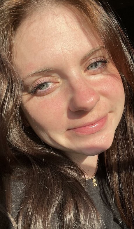 MudslinginTrainwreckVIP erotic model gallery