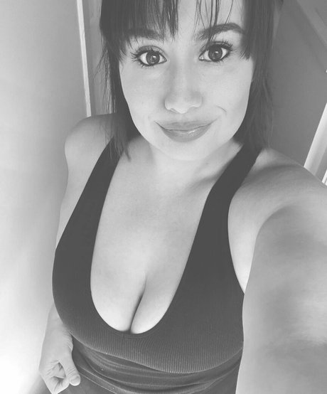 hairy legs onlyfans pretty image