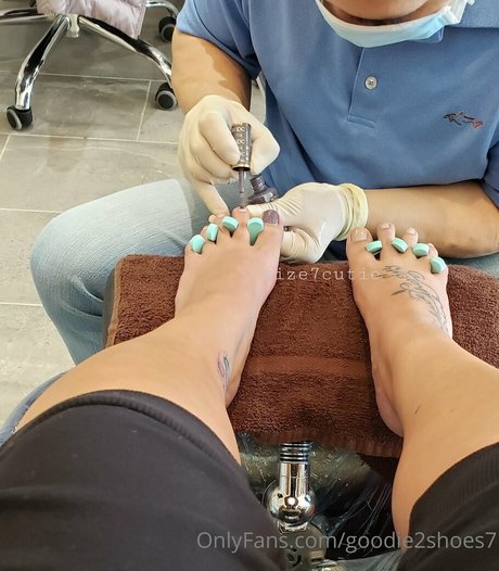 goodie2shoes7 model art images