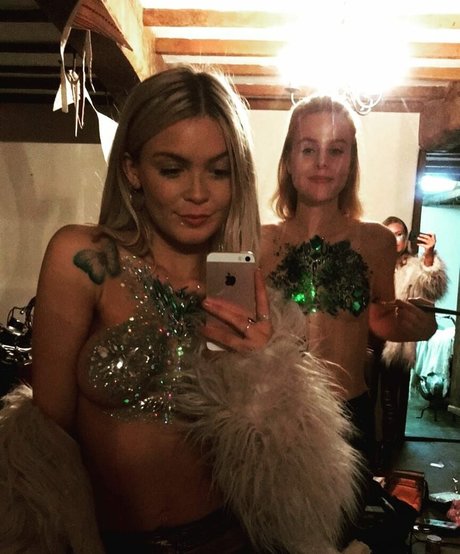 Charlotte Summers model sex photos