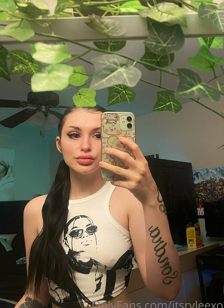 itsazaleaxo pornographic star pics